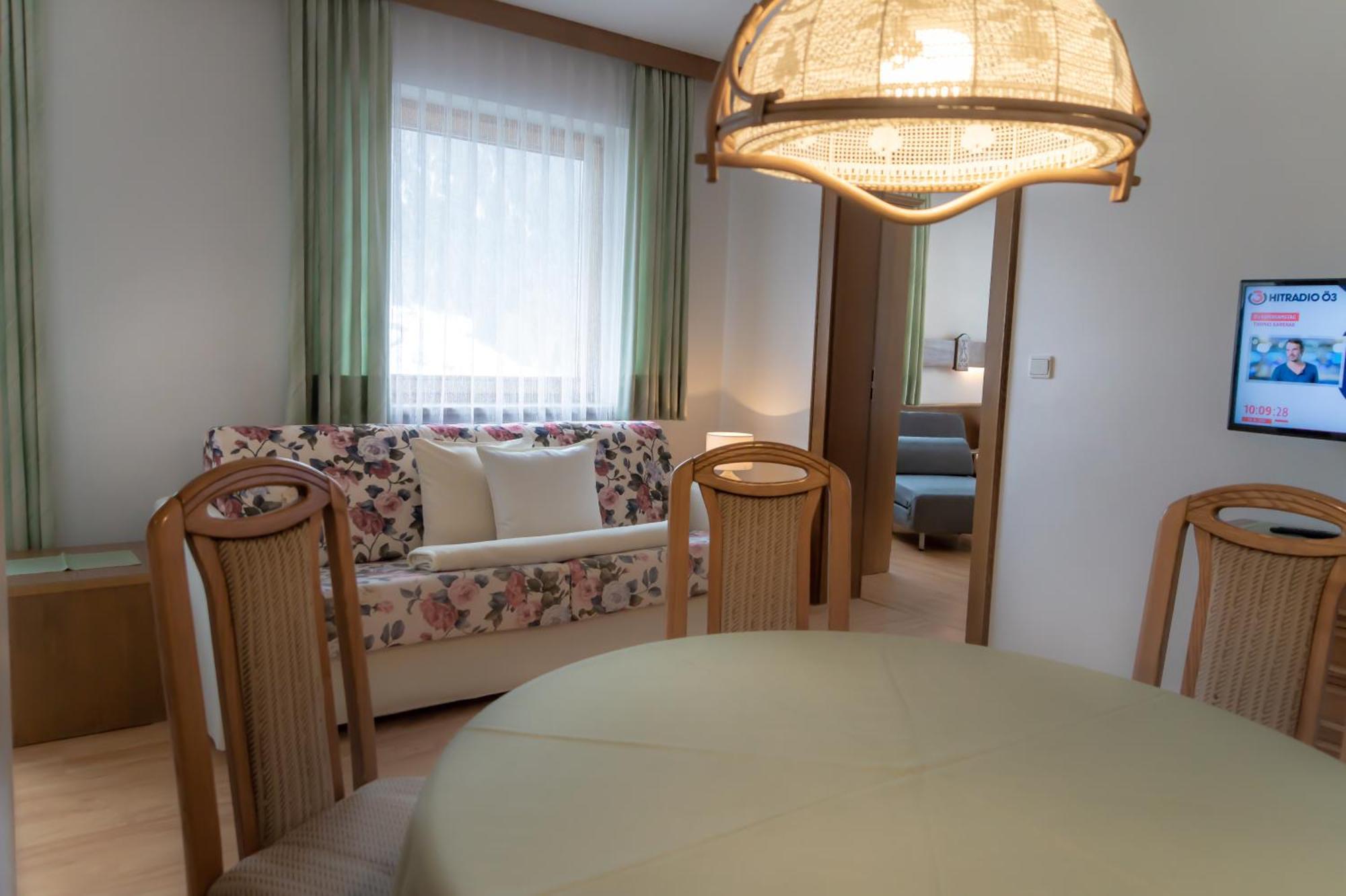 Das Alpenblick & Outdoor Lodge ناودرس المظهر الخارجي الصورة