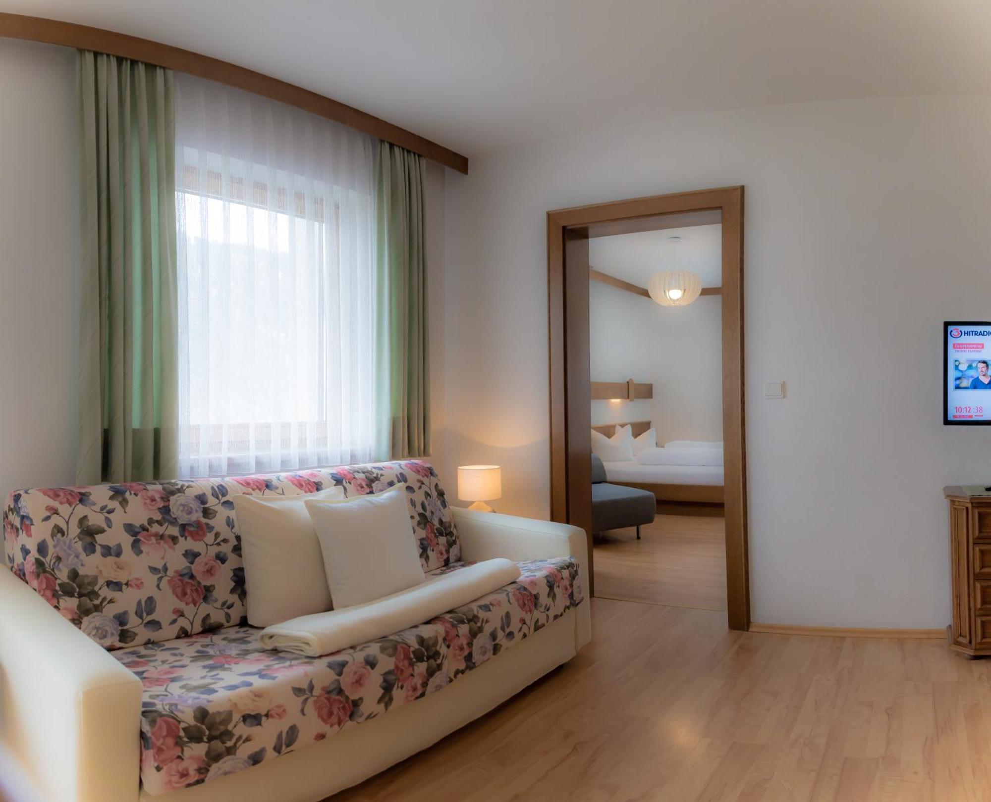 Das Alpenblick & Outdoor Lodge ناودرس المظهر الخارجي الصورة